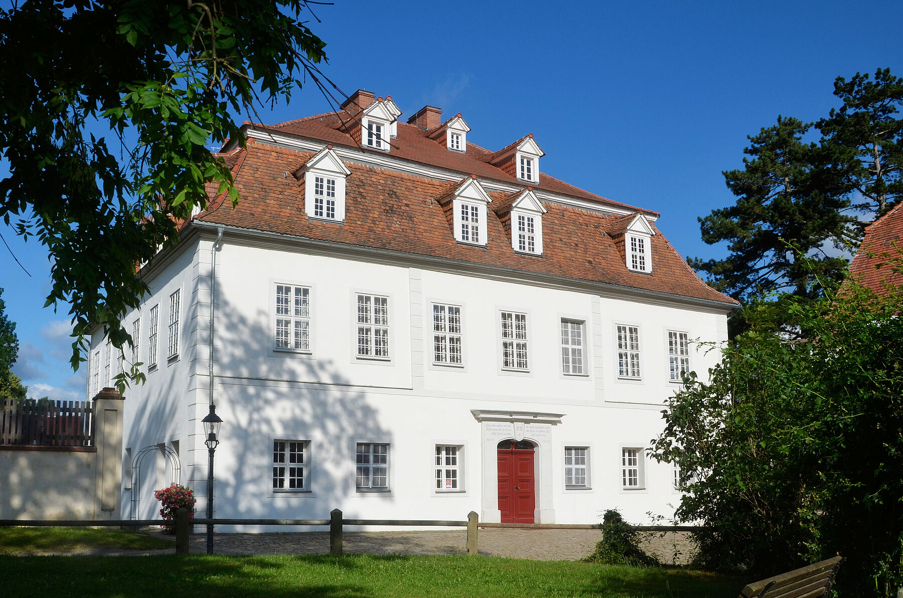 Herrnhut_Zinzendorfschloss_Berthelsdorf_Gebaeude
