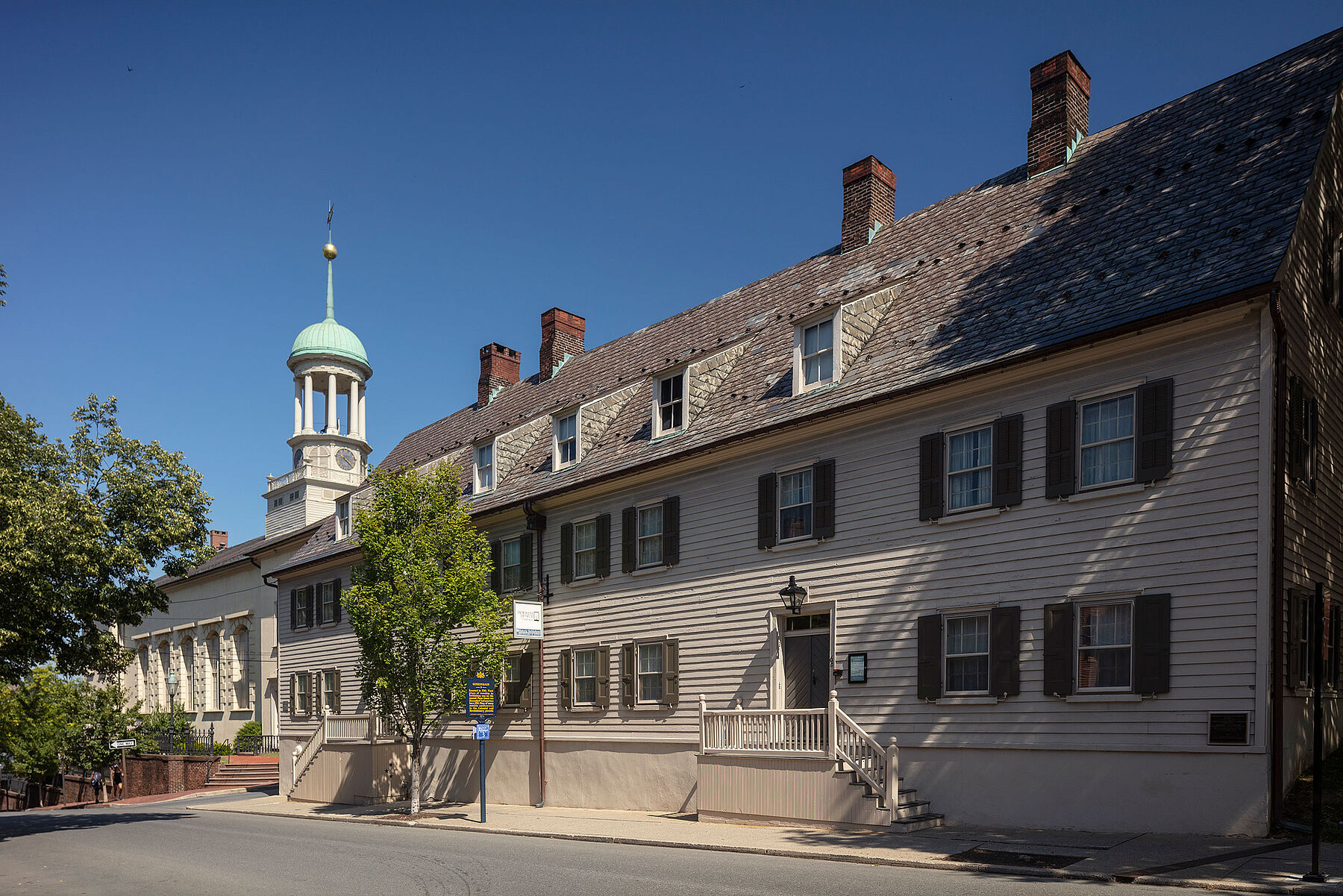 Bethlehem_Gemeinhaus_01_Durston_Saylor